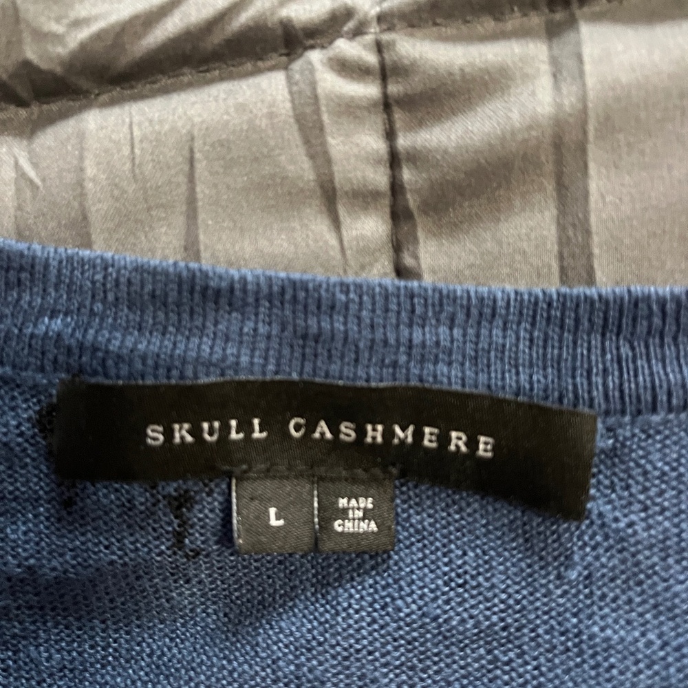 Skull Cashmere V-Neck Sweater - Picture 3 of 4